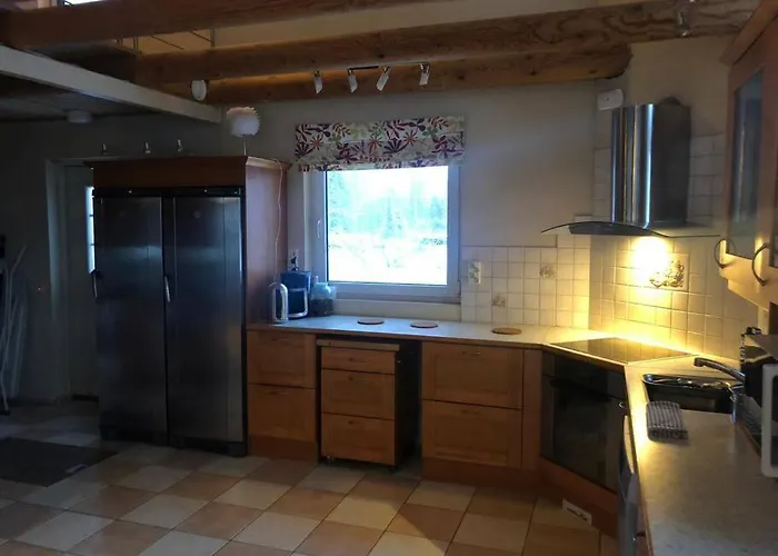 Kotimaailma - Iso Ja Viihtyisae Omakotitalo Saunalla 9 Henkiloelle Apartamento Helsínquia