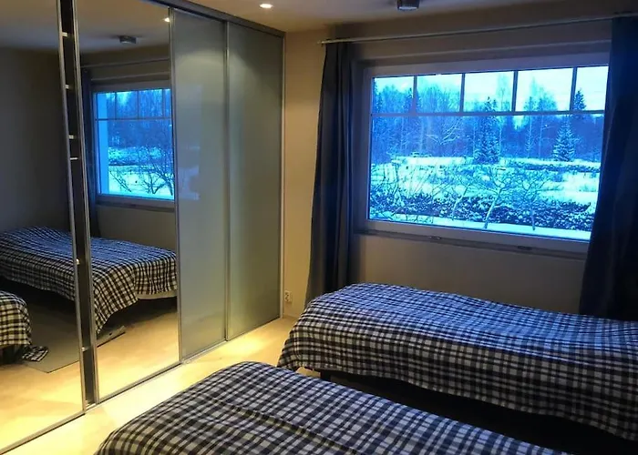 Kotimaailma - Iso Ja Viihtyisae Omakotitalo Saunalla 9 Henkiloelle