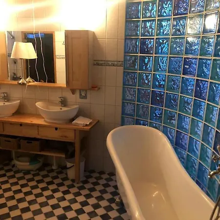 Kotimaailma - Iso Ja Viihtyisae Omakotitalo Saunalla 9 Henkiloelle *