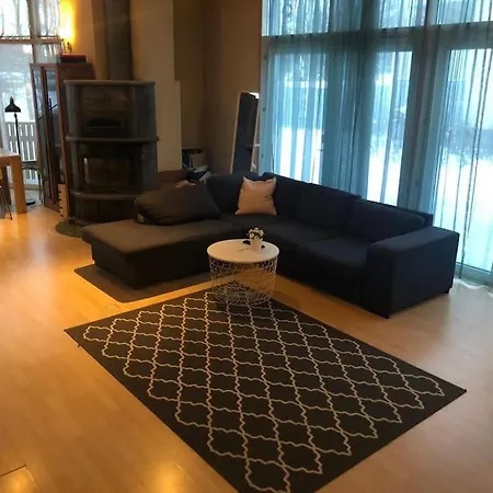 Kotimaailma - Iso Ja Viihtyisae Omakotitalo Saunalla 9 Henkiloelle *