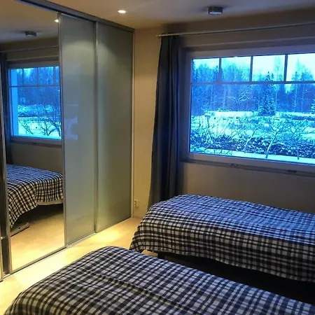 Kotimaailma - Iso Ja Viihtyisae Omakotitalo Saunalla 9 Henkiloelle