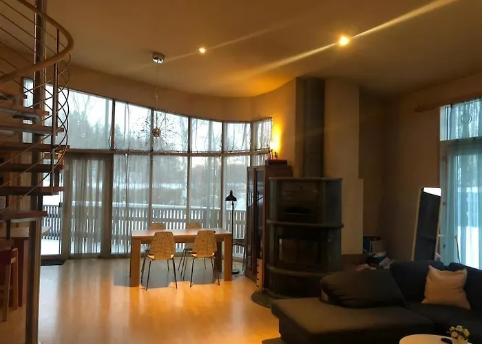 Kotimaailma - Iso Ja Viihtyisae Omakotitalo Saunalla 9 Henkiloelle Apartamento Helsínquia