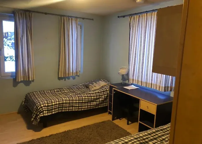 Kotimaailma - Iso Ja Viihtyisae Omakotitalo Saunalla 9 Henkiloelle Apartamento Helsínquia