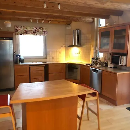 Apartment Kotimaailma - Iso Ja Viihtyisae Omakotitalo Saunalla 9 Henkiloelle *