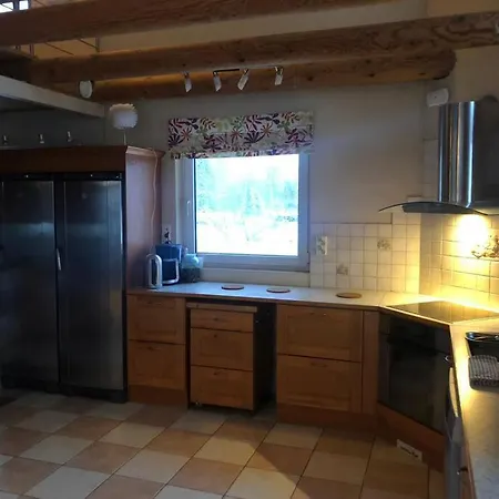 Kotimaailma - Iso Ja Viihtyisae Omakotitalo Saunalla 9 Henkiloelle Apartment Helsinki